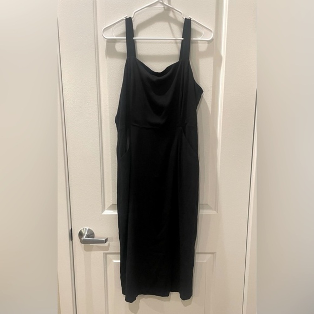 NEW...41Hawthorn Black Midi Dress